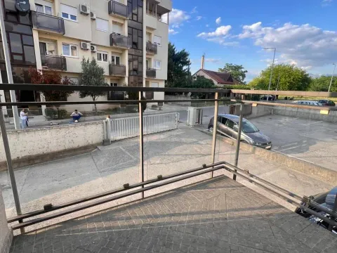 Rent, one bedroom apartment, 30m², Krivi Most, Podgorica - image 7