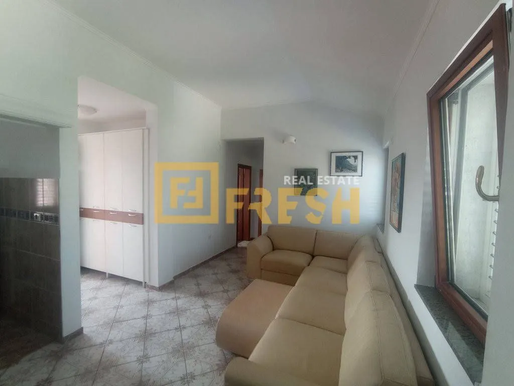 Prodaja, kuća, 423m², Donja Gorica, Podgorica