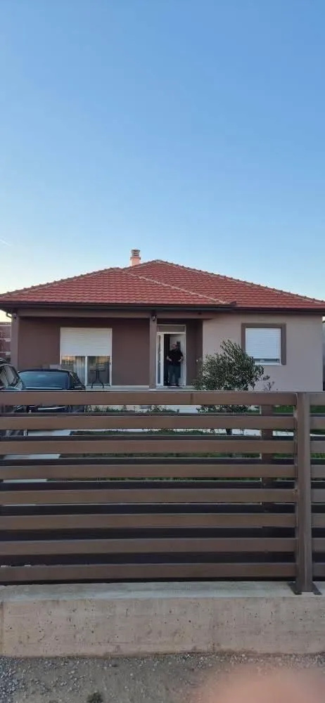 Rent, house, 135m², Murtovina, Podgorica