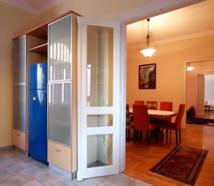 Izdavanje, stan, 160m², Stari Grad, Beograd