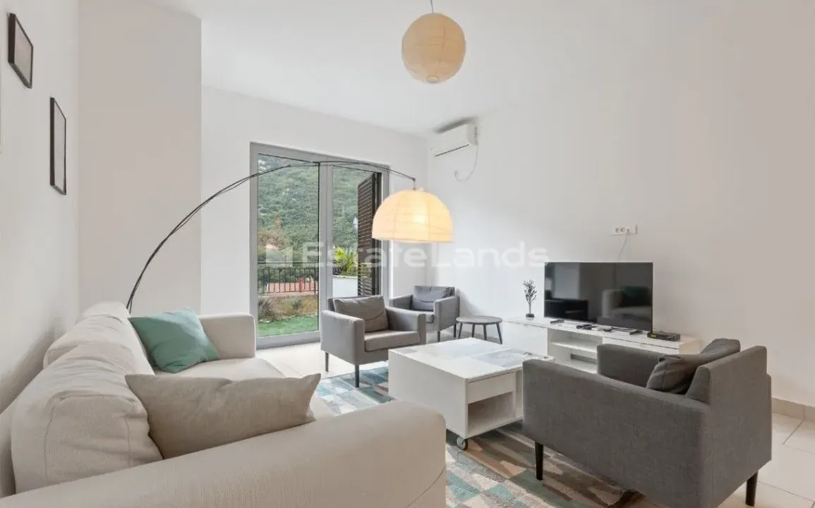 Prodaja, trosoban stan, 97m², Morinj, Kotor