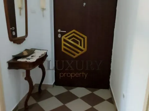 Izdavanje, dvosoban stan, 75m², Tuški Put, Podgorica - image 4