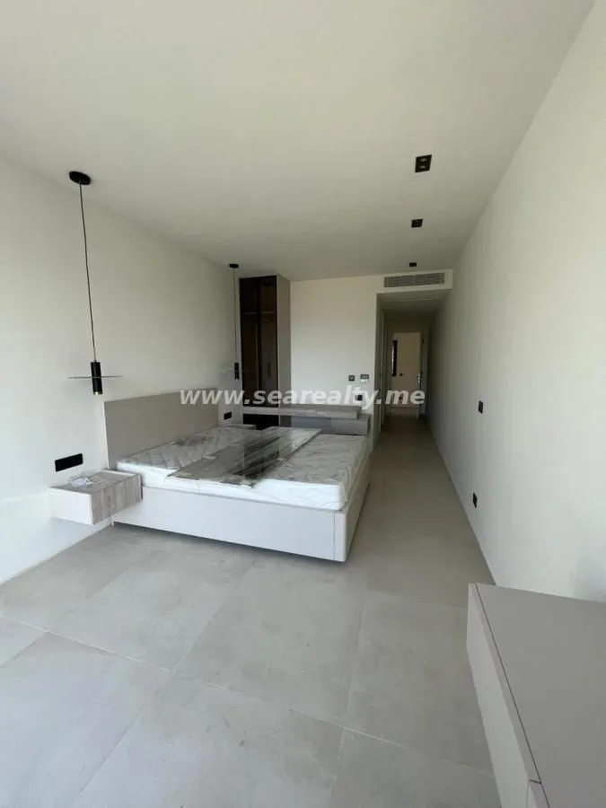 Prodaja, kuća, 273m², Tivat, Crna Gora