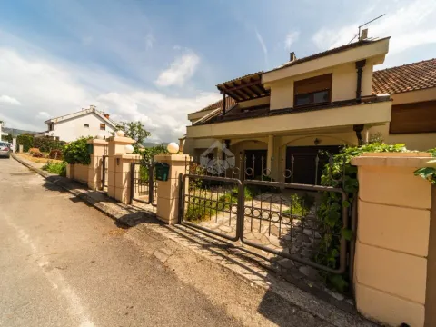 Izdavanje, kuća, 280m², Gorica C, Podgorica - image 24