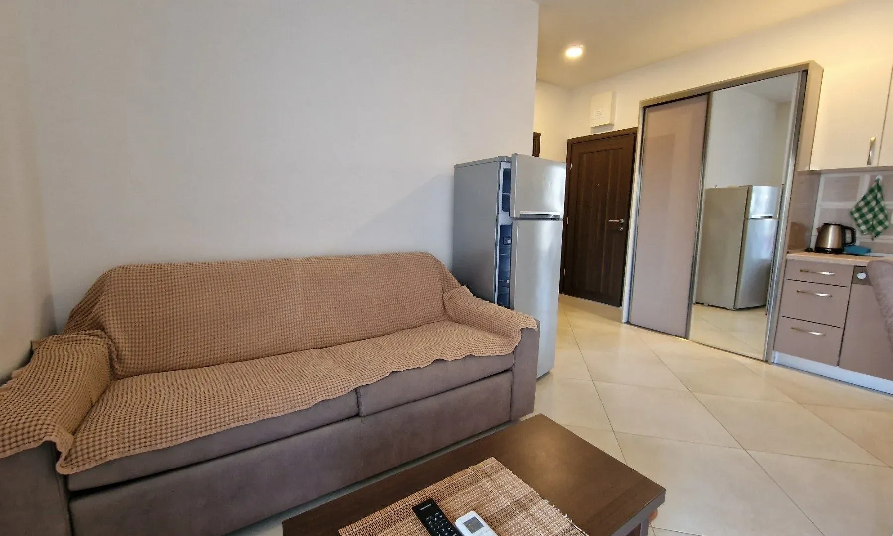 Rent, one bedroom apartment, 45m², Bečići, Budva