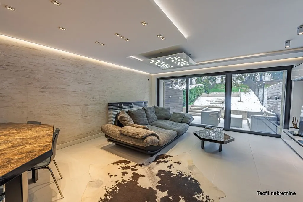 Prodaja, kuća, 305m², Čukarica, Beograd