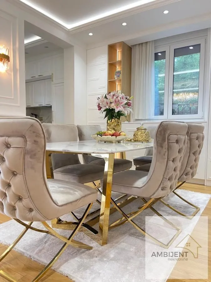 Sale, four bedroom apartment, 175m², Savski Venac, Beograd