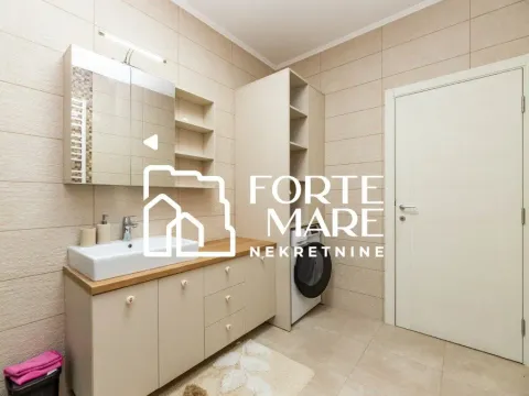 Sale, house, 220m², Zelenika, Herceg Novi - image 13