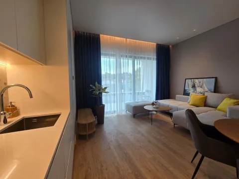 Rent, two bedroom apartment, 93m², Centar, Tivat - image 2