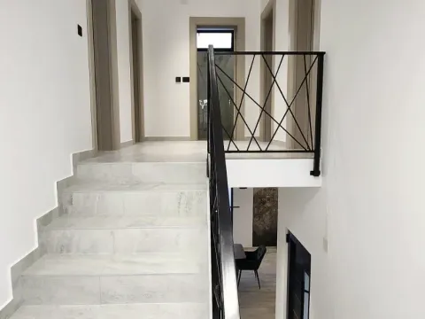 Prodaja, kuća, 154m², Dahna, Podgorica - image 7