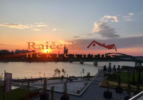Pogled sa nekretnine na reku i zalazak sunca. - image 16