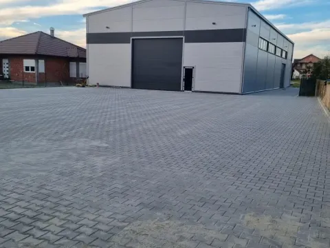 Izdavanje, poslovni prostor, 465m2, Centar, Stara Pazova Izdavanje, poslovni prostor, 465m2, Centar, Stara Pazova