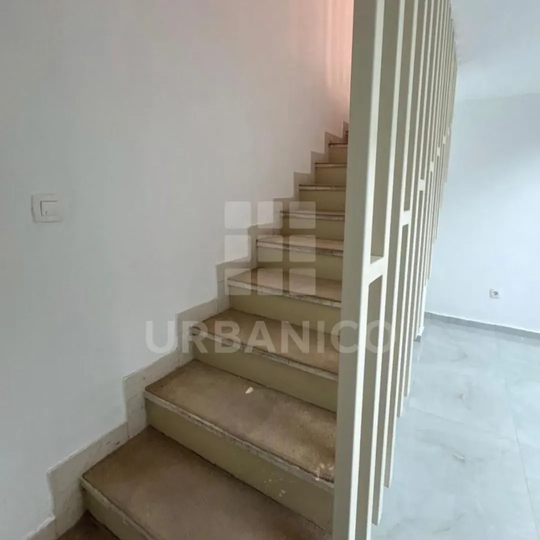Sale, office space, 64m², Baston, Podgorica
