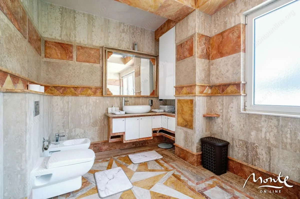 Sale, three bedroom apartment, 200m², Budva, Crna Gora