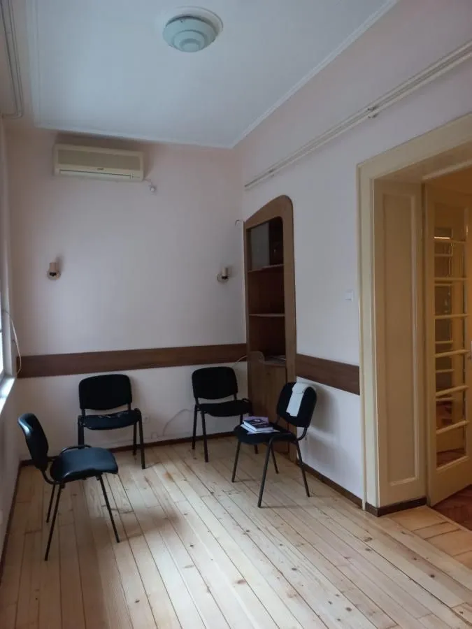 Izdavanje, poslovni prostor, 122m², Klinički Centar, Beograd