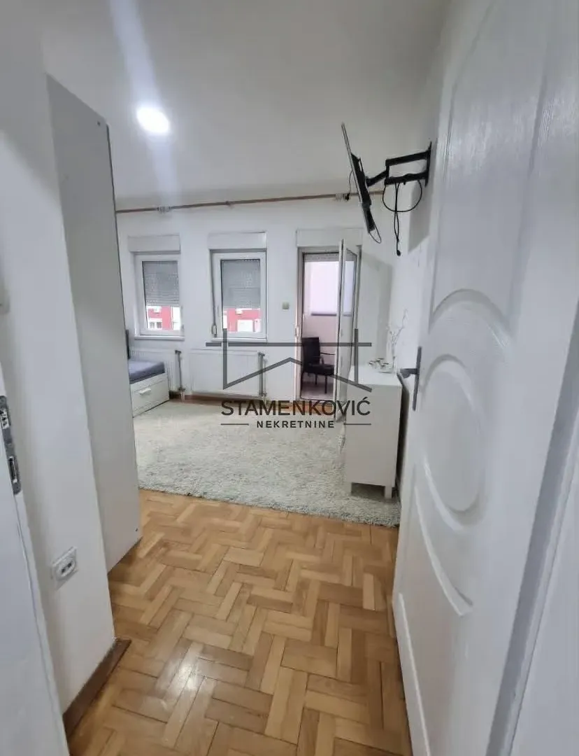 Izdavanje, dvosoban stan, 40m², Podbara, Novi Sad Sve Podlokacije
