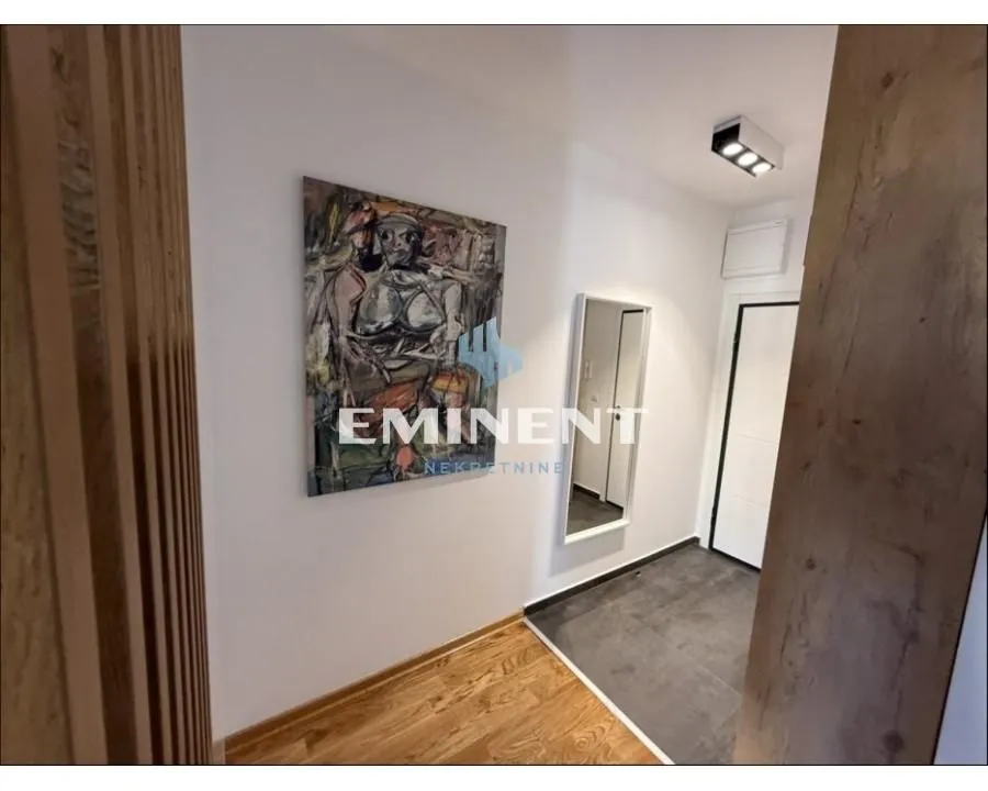 Izdavanje, trosoban stan, 56m², Južni Bulevar, Vračar Sve Podlokacije