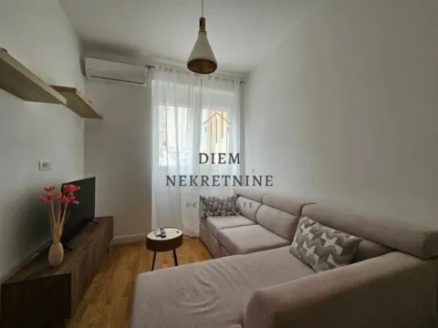 Izdavanje, jednosoban stan, 38m², Centar, Bar - image 9