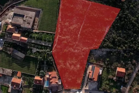 Iznadni snimak zemljišta sa označenom granicom parcele. - image 3