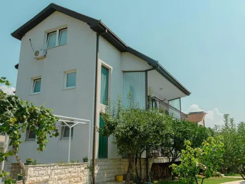 Sale, house, 400m², Zagorič, Podgorica - image 11