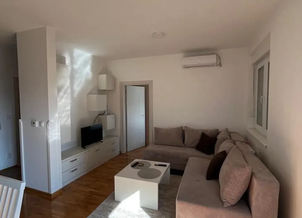 Izdavanje, jednosoban stan, 36m², Zvezdara Sve Podlokacije, Beograd
