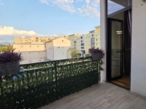 Rent, two bedroom apartment, 68m², Blok 9, Podgorica - image 5