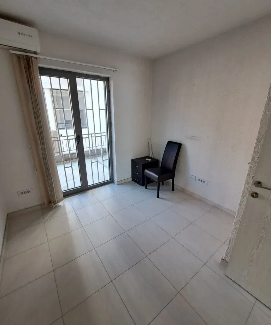 Rent, office space, 162m², Krivi Most, Podgorica
