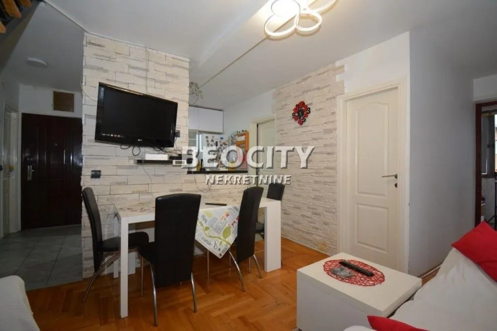 Prodaja, trosoban stan, 80m², Bele Vode, Beograd