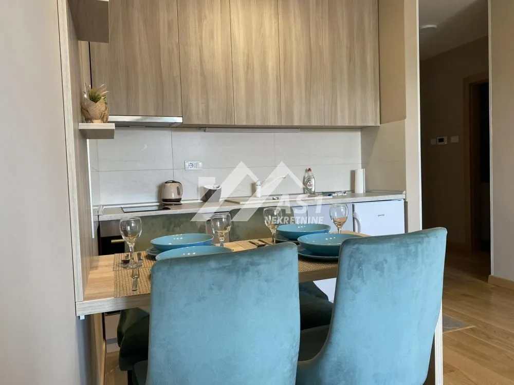 Izdavanje, jednosoban stan, 42m², Rotkvarija, Novi Sad Sve Podlokacije