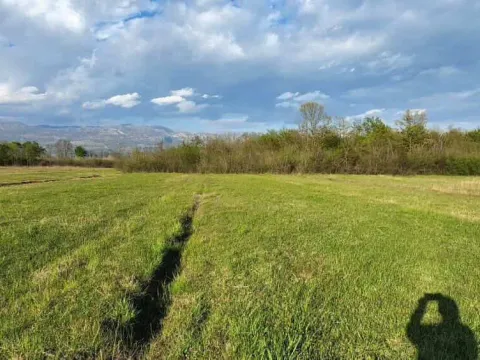 Zemljište in Jastreb