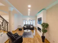 Izdavanje, kuća, 417m², Jajinci, Voždovac Sve Podlokacije - image 5