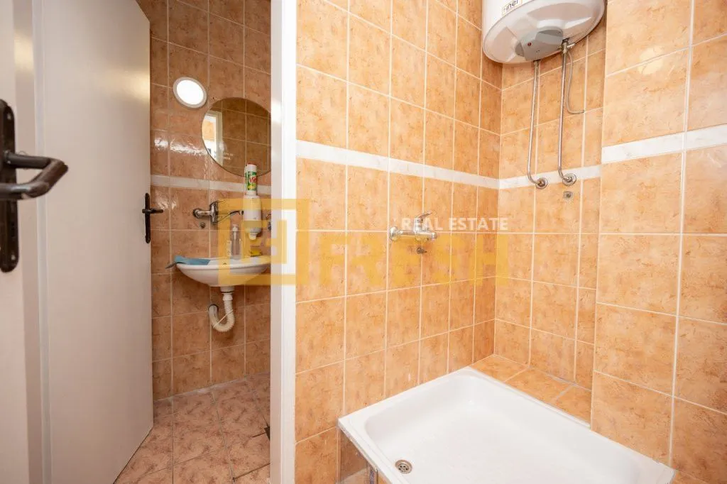 Rent, office space, 1000m², Centar, Podgorica