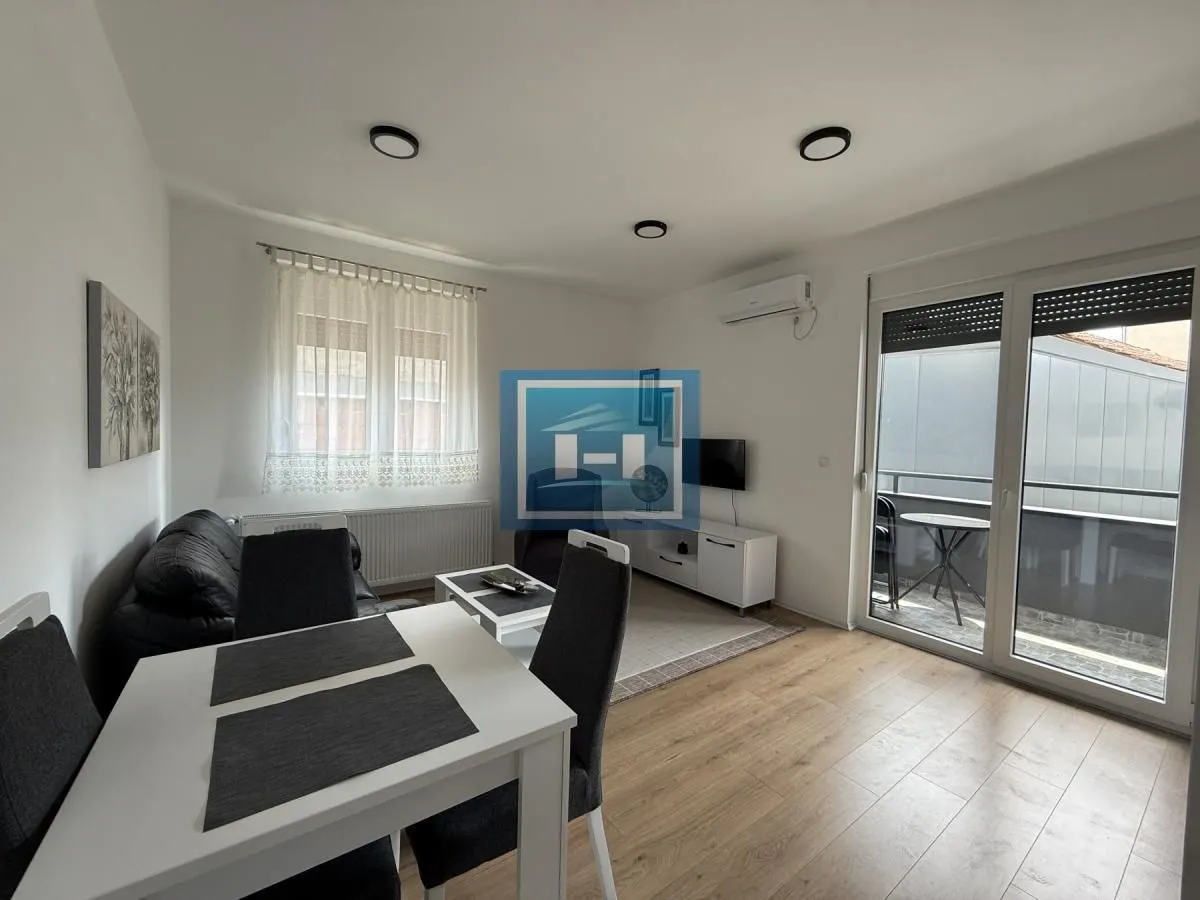 Izdavanje, dvosoban stan, 52m², Centar, Jagodina