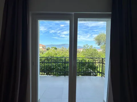 Izdavanje, trosoban stan, 89m², Seljanovo, Tivat - image 9