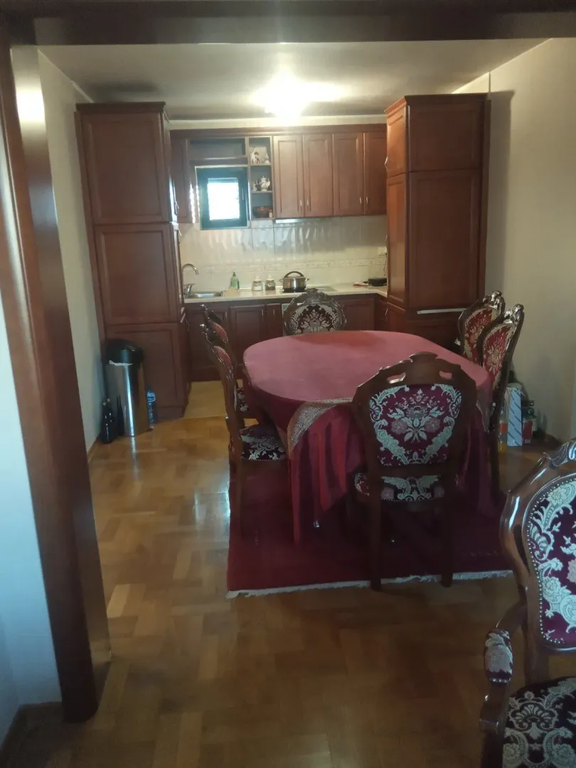 Rent, house, 200m², Dahna, Podgorica