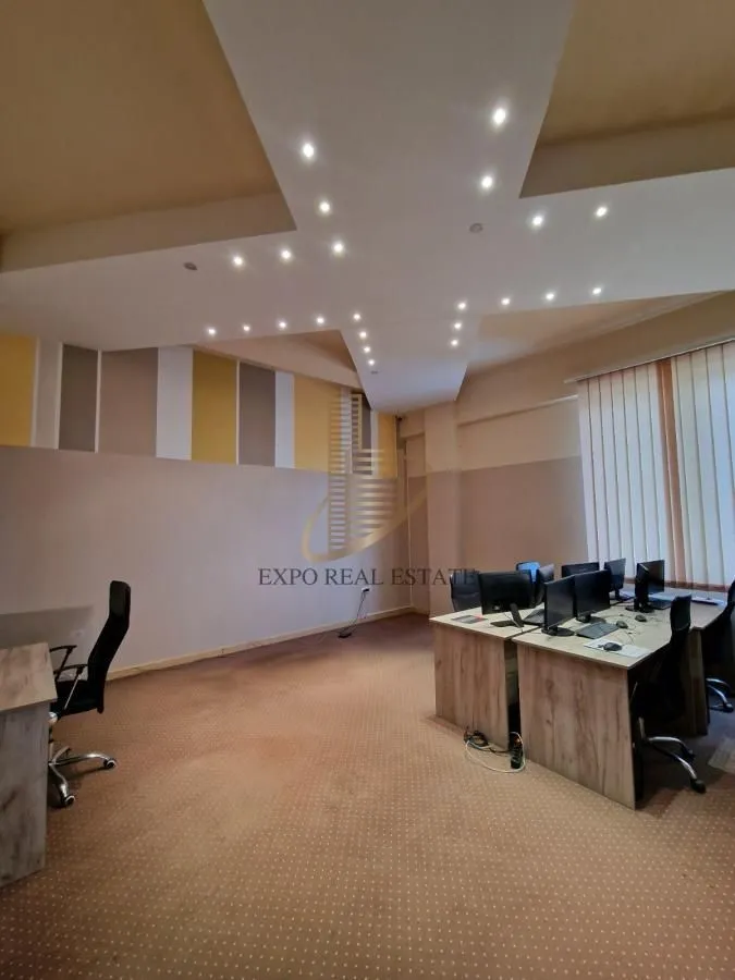 Rent, office space, 690m², Novo naselje, Novi Sad