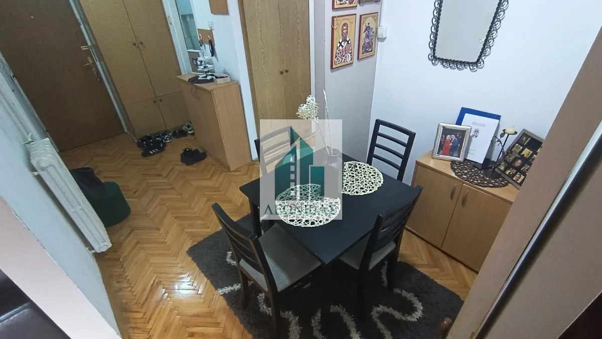 Prodaja, trosoban stan, 81m², Palilula, Niš