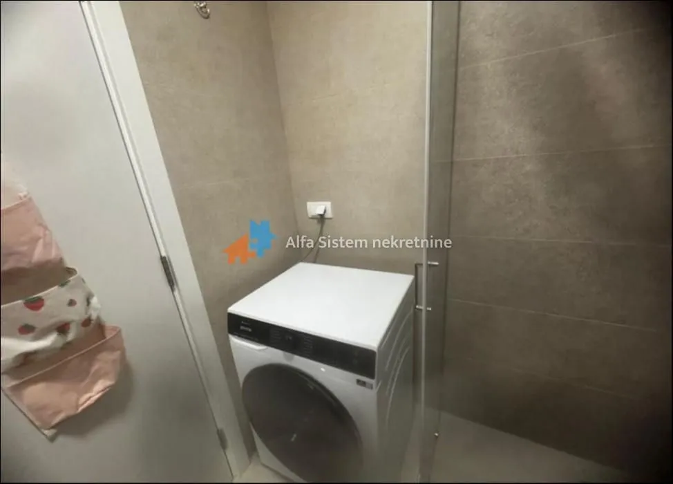 Izdavanje, trosoban stan, 76m², Skojevsko Naselje, Beograd