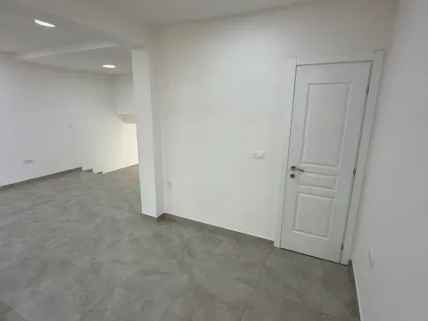 Rent, office space, 57m², Krivi Most, Podgorica - image 4