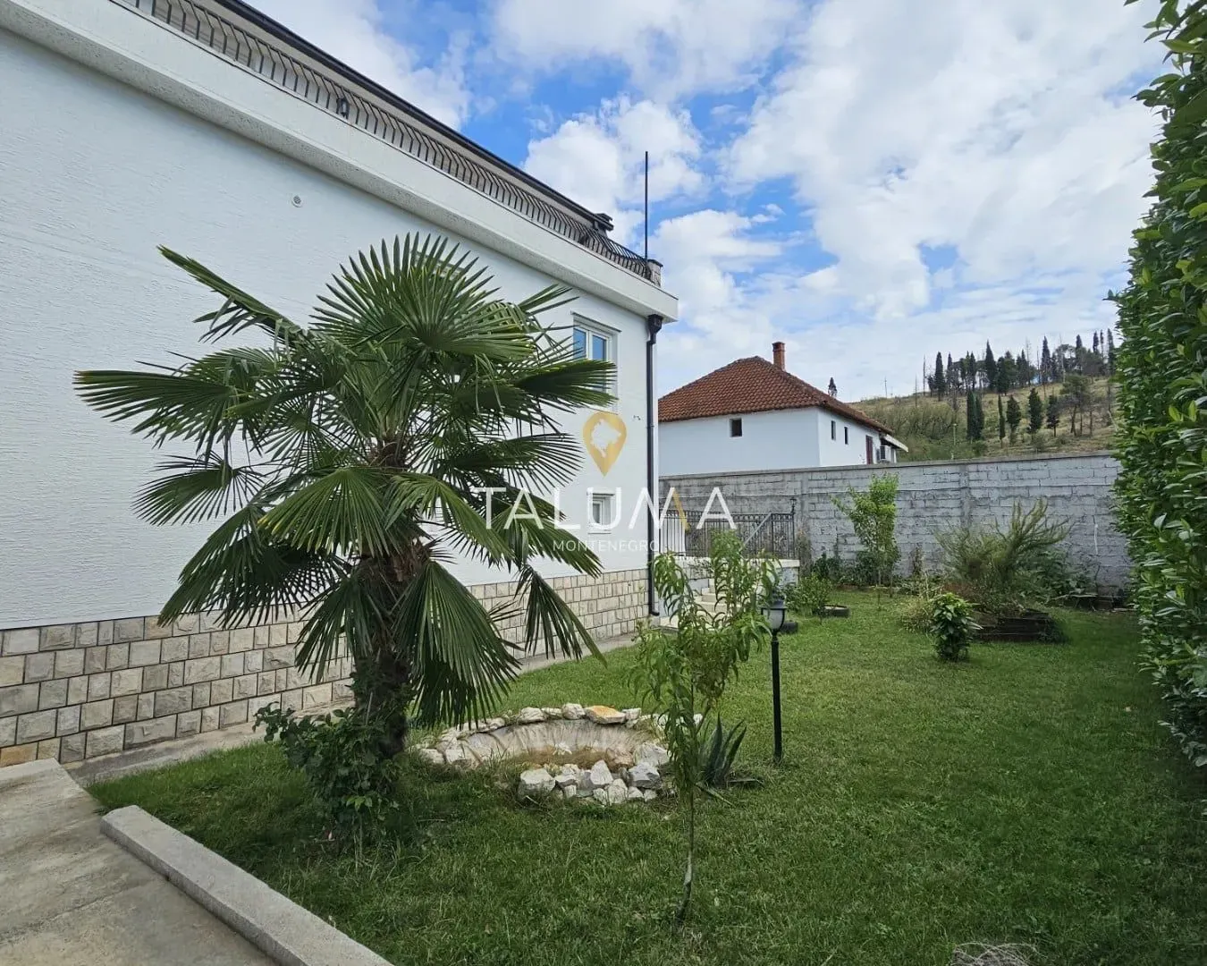 Rent, house, 250m², Zagorič, Podgorica