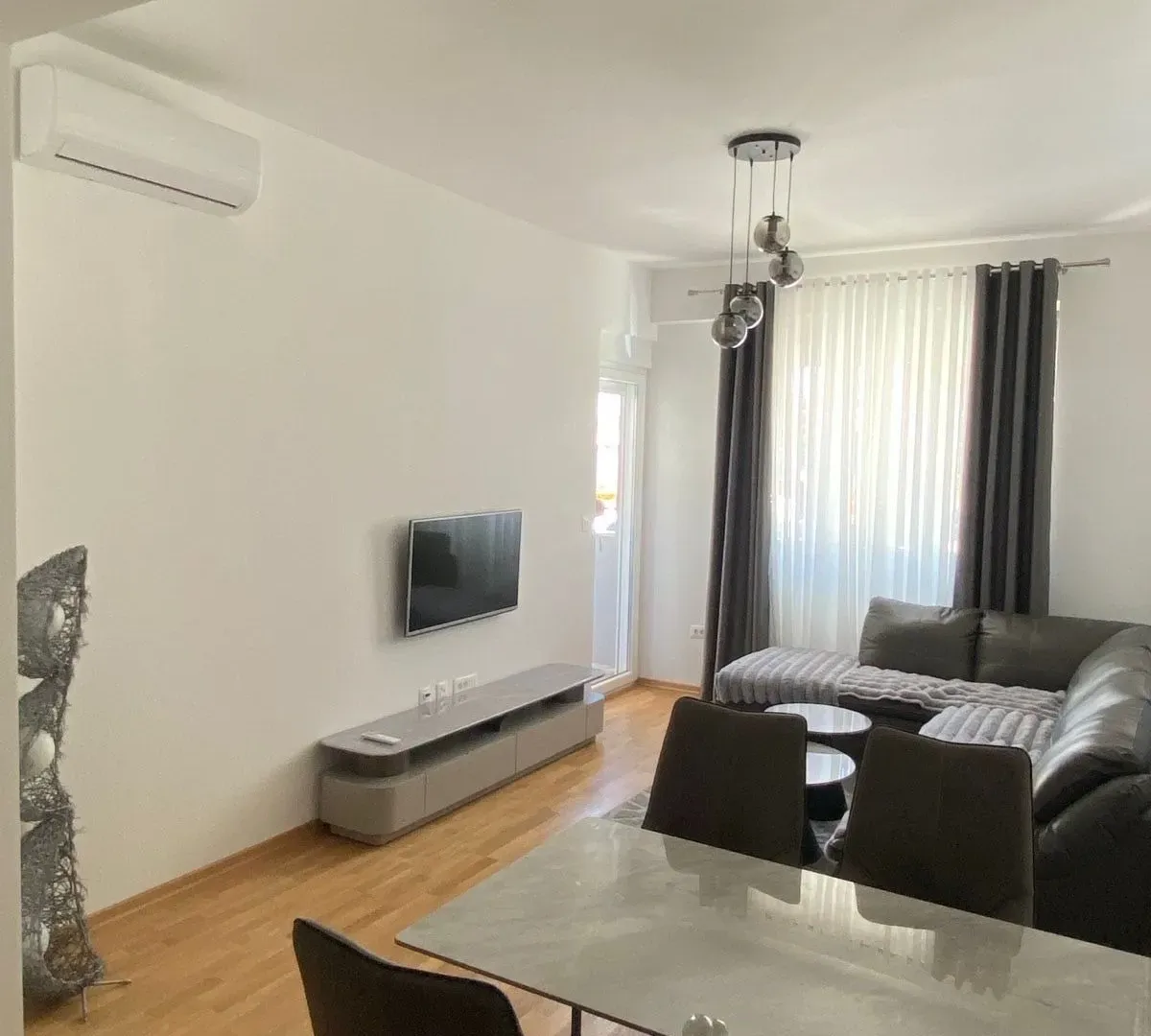 Izdavanje, jednosoban stan, 45m², Zabjelo, Podgorica