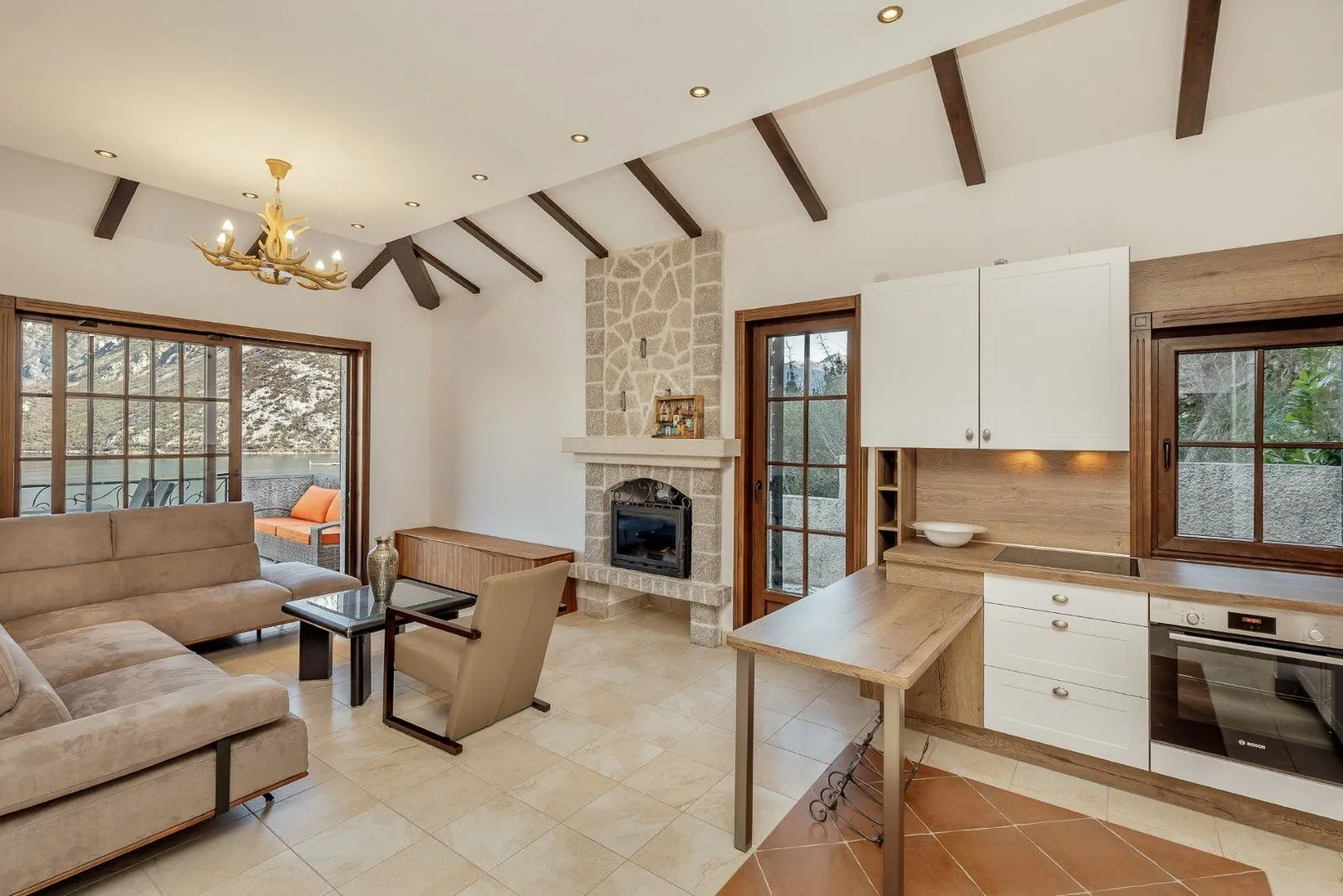 Sale, three bedroom apartment, 103m², Kostanjica, Kotor