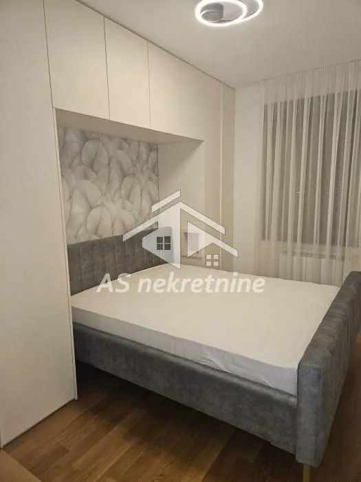 Rent, three bedroom apartment, 60m², Vračar Sve Podlokacije, Beograd