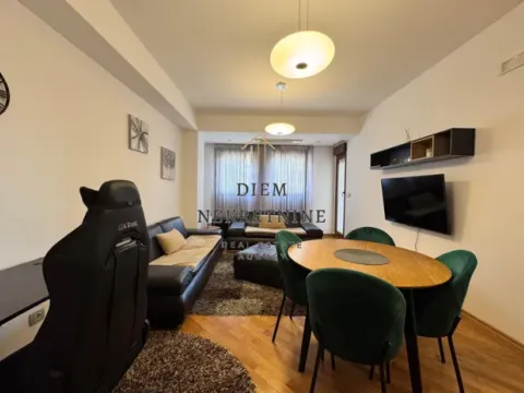 Izdavanje, jednosoban stan, 50m², City Kvart, Podgorica - image 11