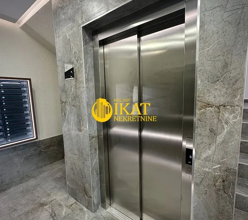 Sale, three bedroom apartment, 109m², Cvetkova Pijaca, Zvezdara Sve Podlokacije