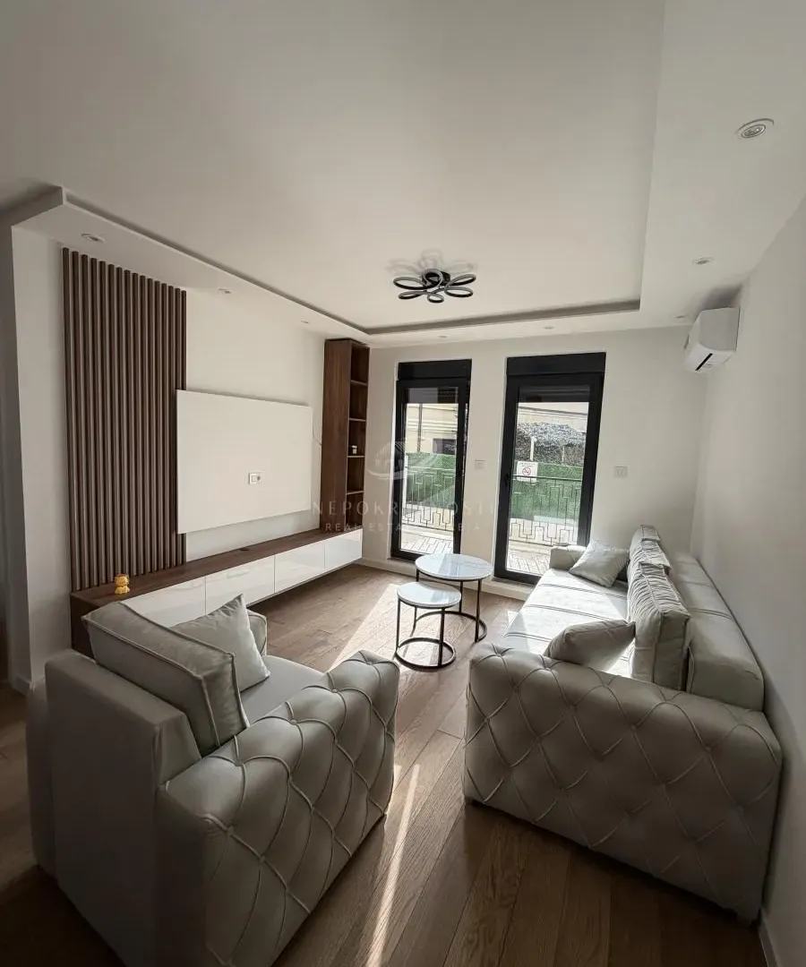 Izdavanje, jednosoban stan, 45m², Lekino Brdo, Voždovac Sve Podlokacije