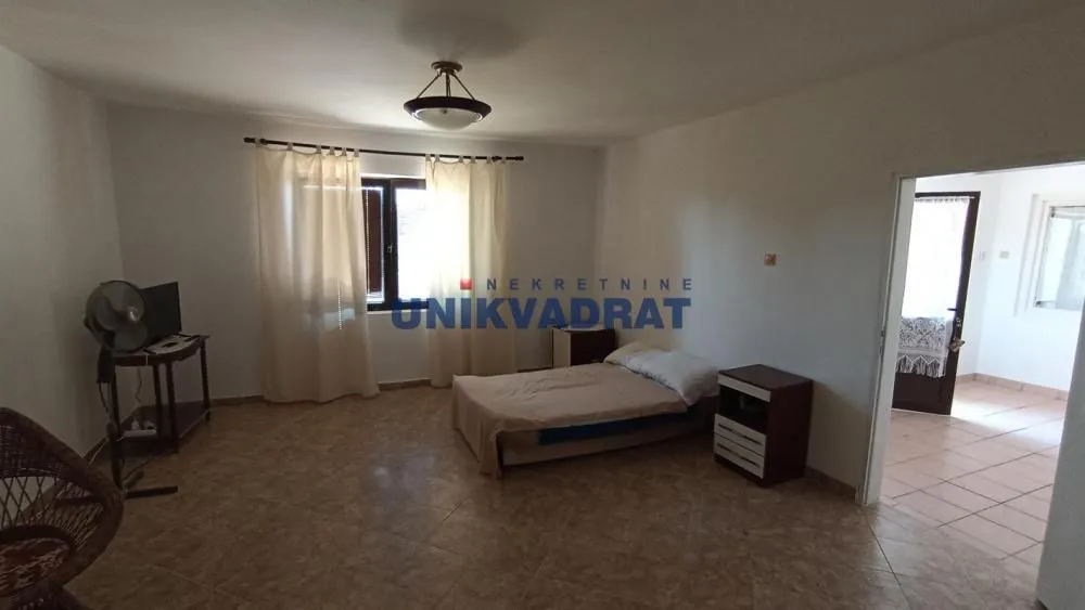 Prodaja, kuća, 280m², Centar, Topola