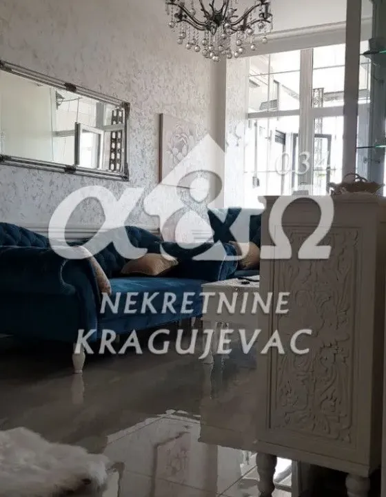 Izdavanje, četvorosoban stan, 150m², Centar, Kragujevac