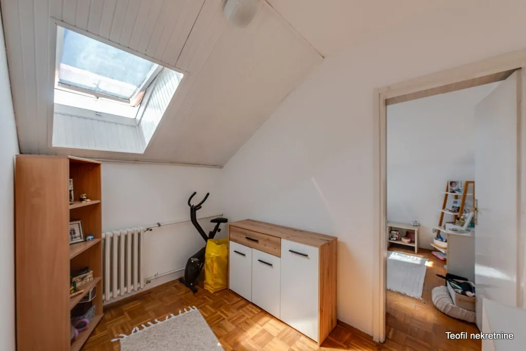 Prodaja, trosoban stan, 105m², Centar, Kruševac