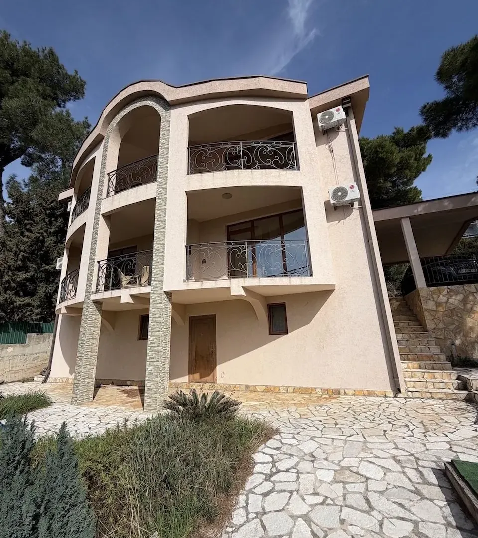Sale, house, 235m², Šušanj, Bar